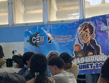 Estudiantes trabajando en el proyecto Nexus UNET